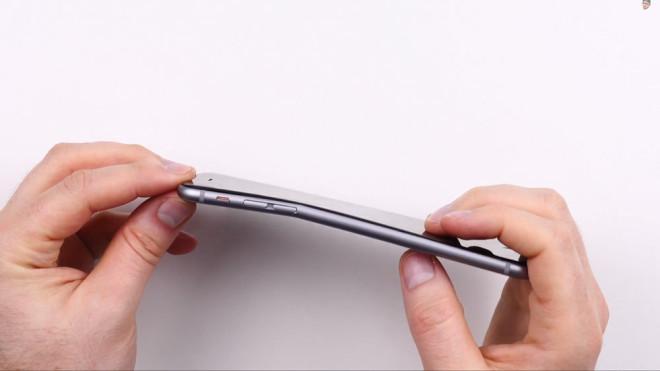 Bent IPhones Will Undergo Visual Inspections For Replacement